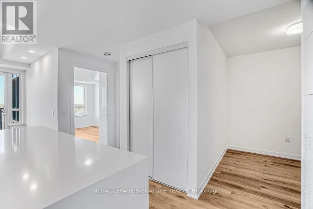 513 - 395 DUNDAS STREET W