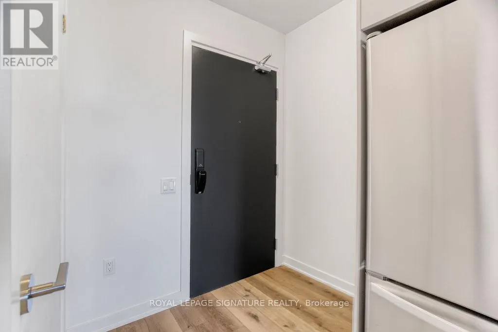 513 - 395 DUNDAS STREET W