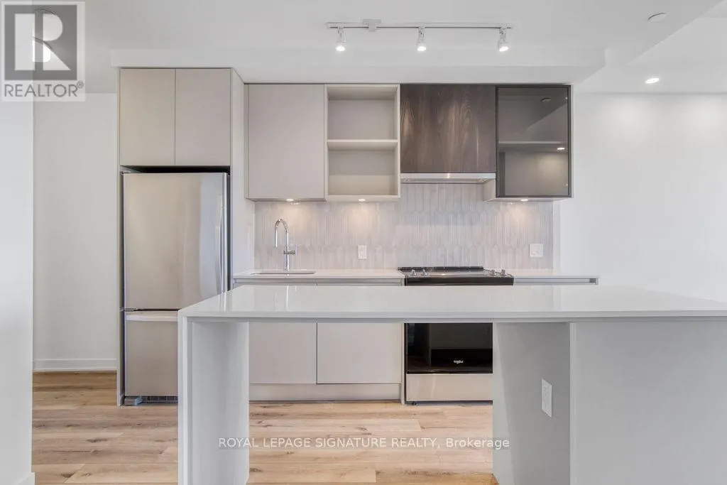 513 - 395 DUNDAS STREET W