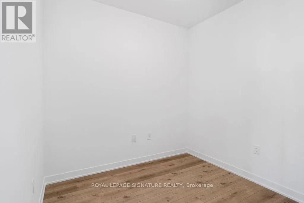513 - 395 DUNDAS STREET W