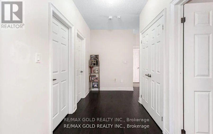 (MAIN & SECOND FLOOR) - 4 BUTTONWOOD ROAD