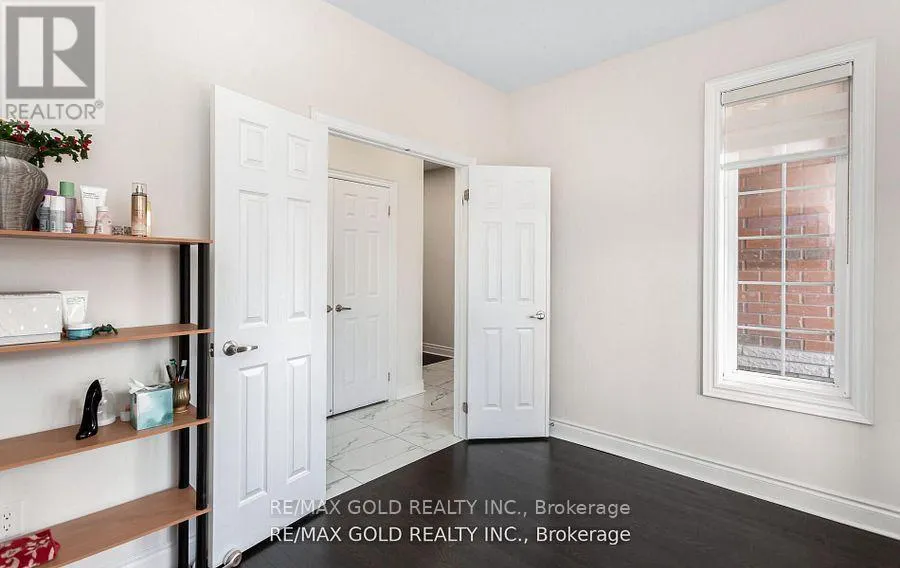 (MAIN & SECOND FLOOR) - 4 BUTTONWOOD ROAD