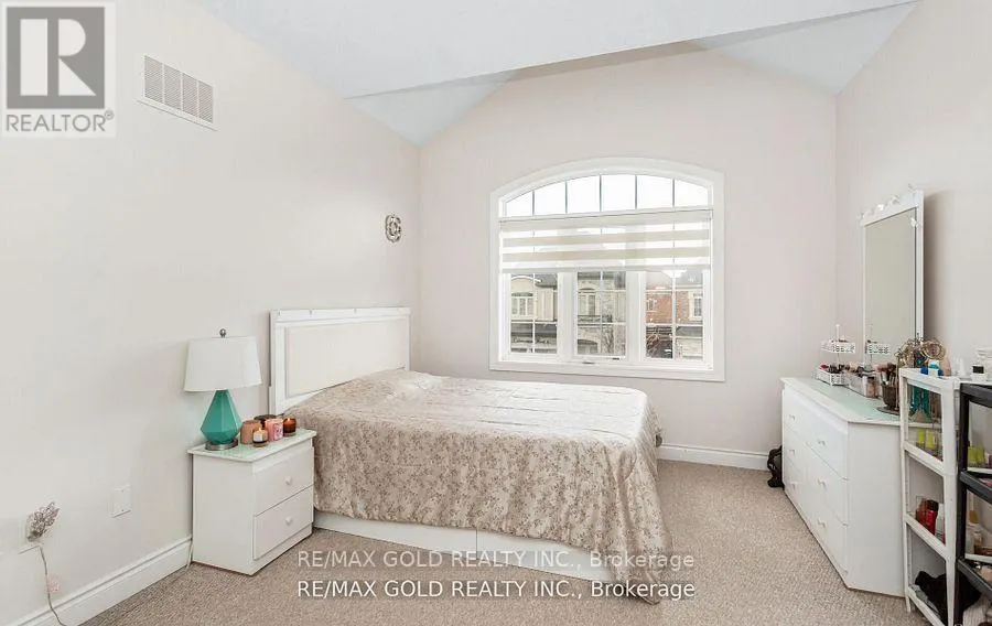 (MAIN & SECOND FLOOR) - 4 BUTTONWOOD ROAD
