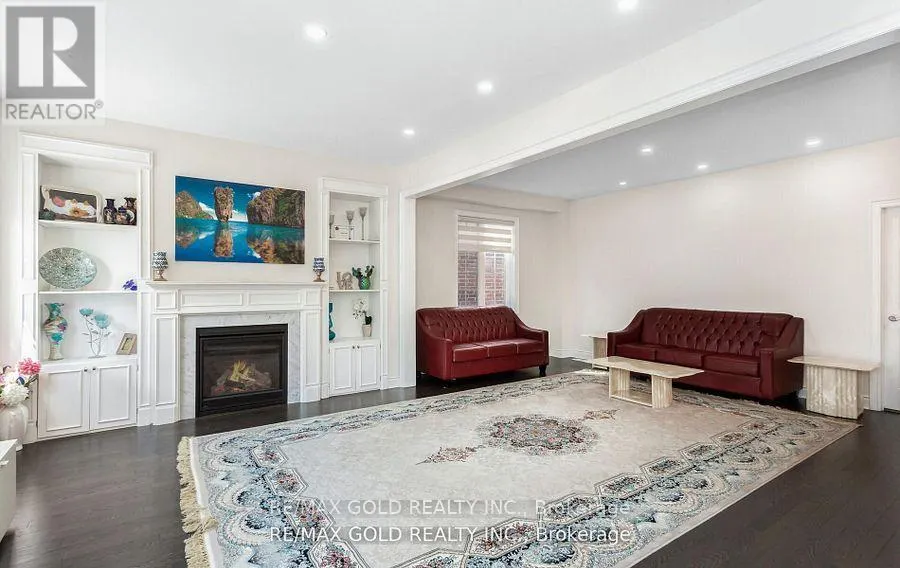 (MAIN & SECOND FLOOR) - 4 BUTTONWOOD ROAD