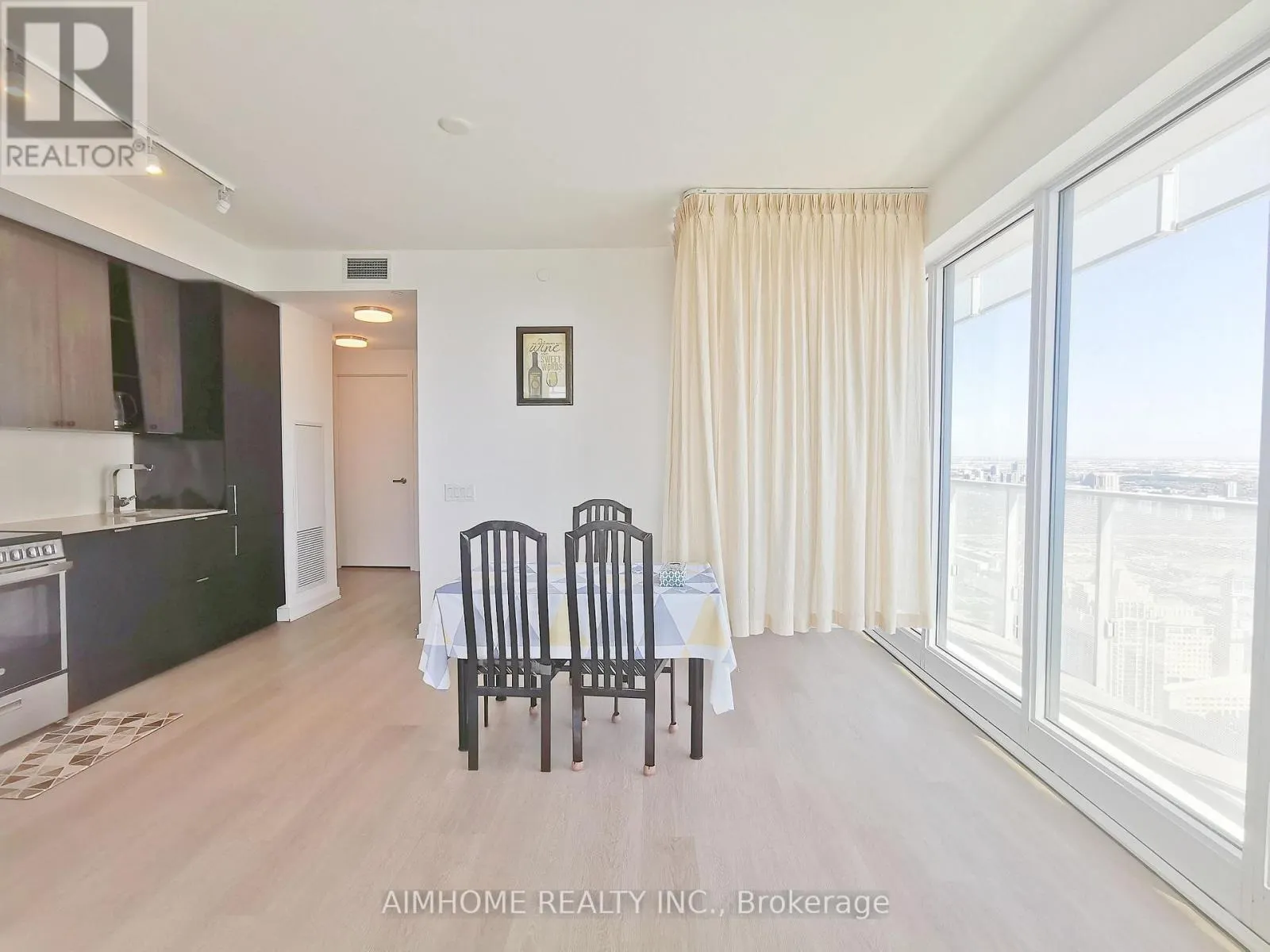 5404 - 3883 QUARTZ ROAD