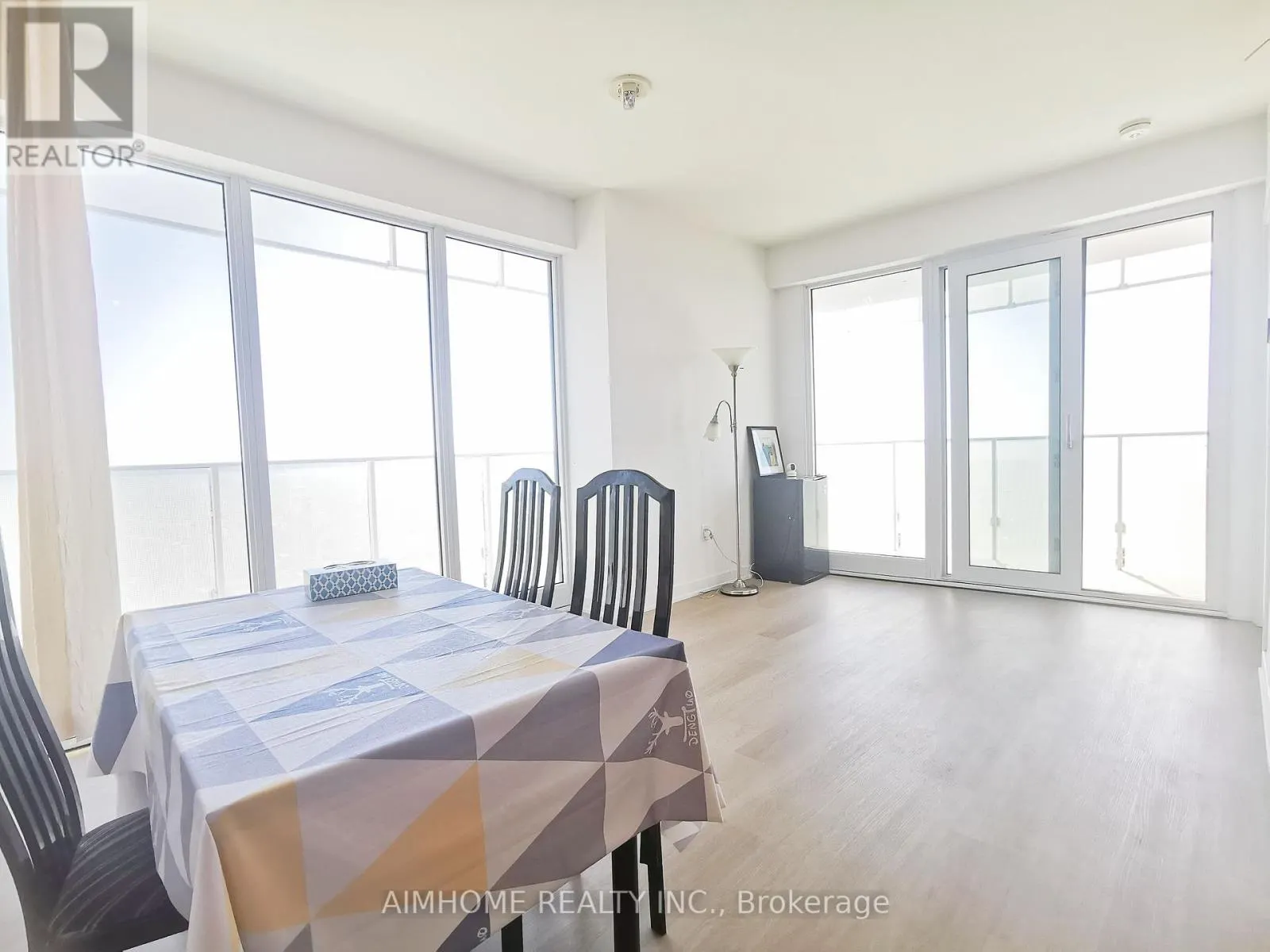 5404 - 3883 QUARTZ ROAD