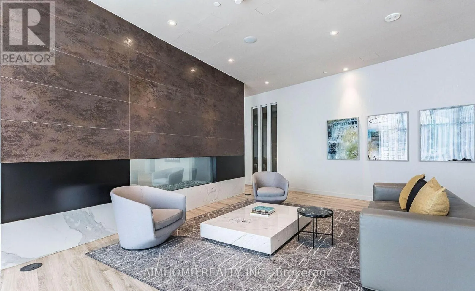 5404 - 3883 QUARTZ ROAD