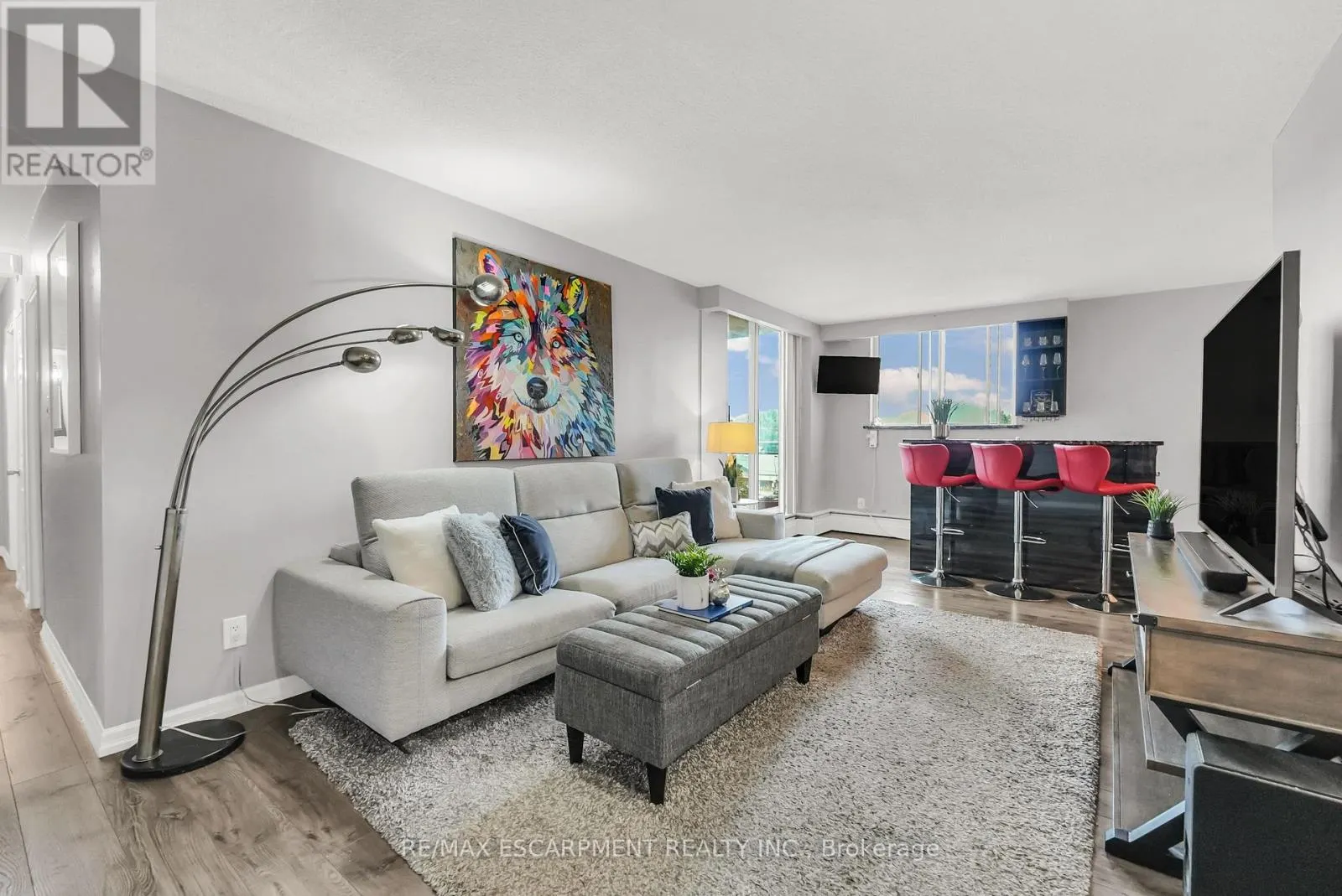 508 - 975 WARWICK COURT