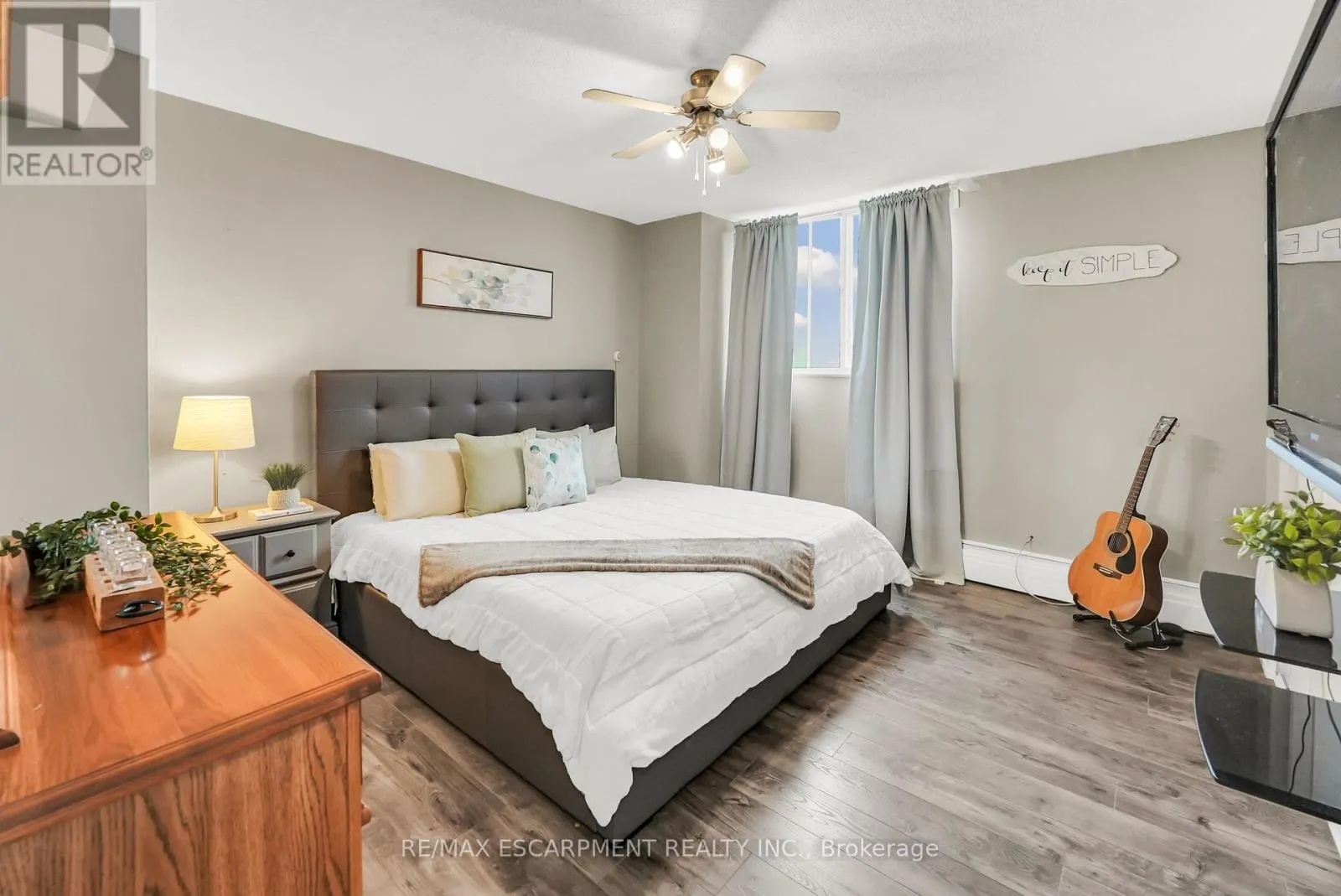 508 - 975 WARWICK COURT