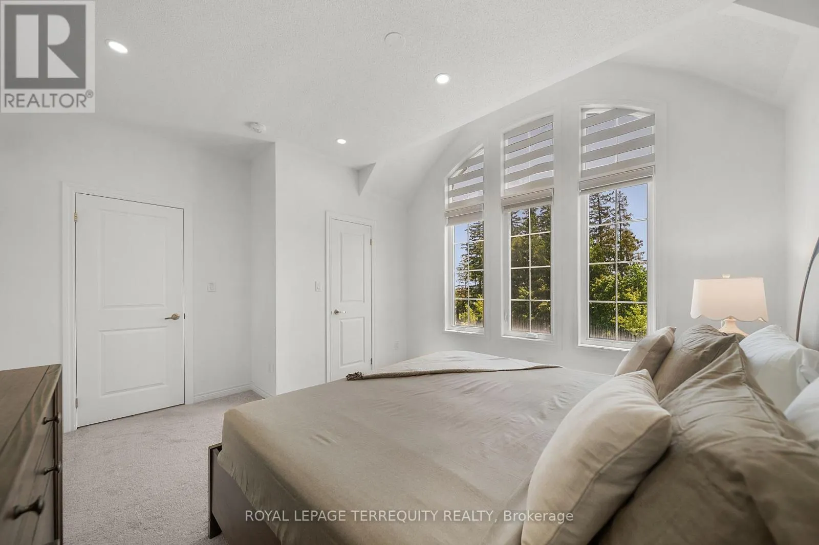 372 CLOCKWORK DRIVE
