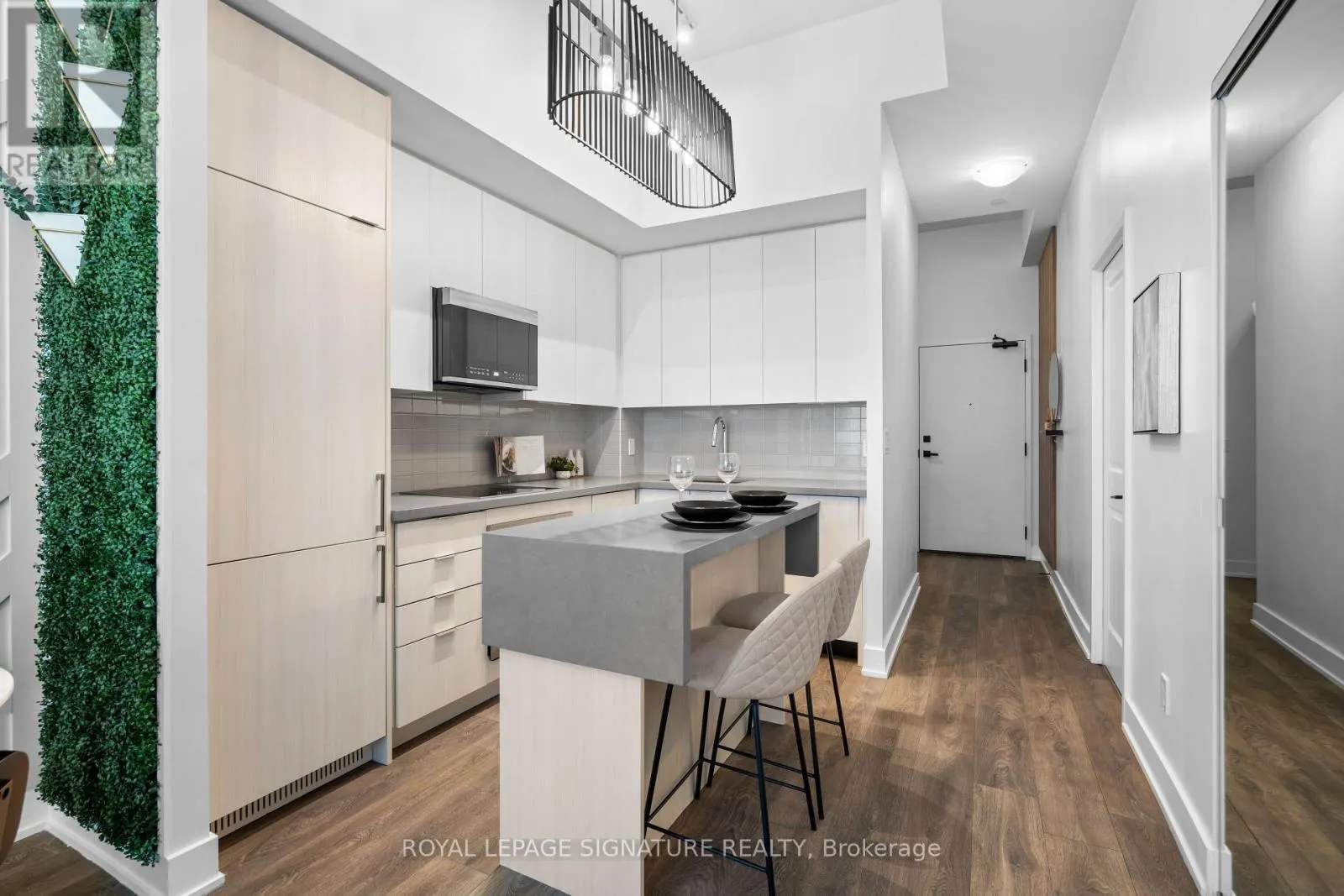 367 - 2481 TAUNTON ROAD