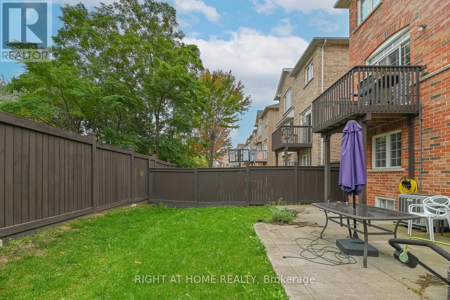 64 EVERINGHAM CIRCLE