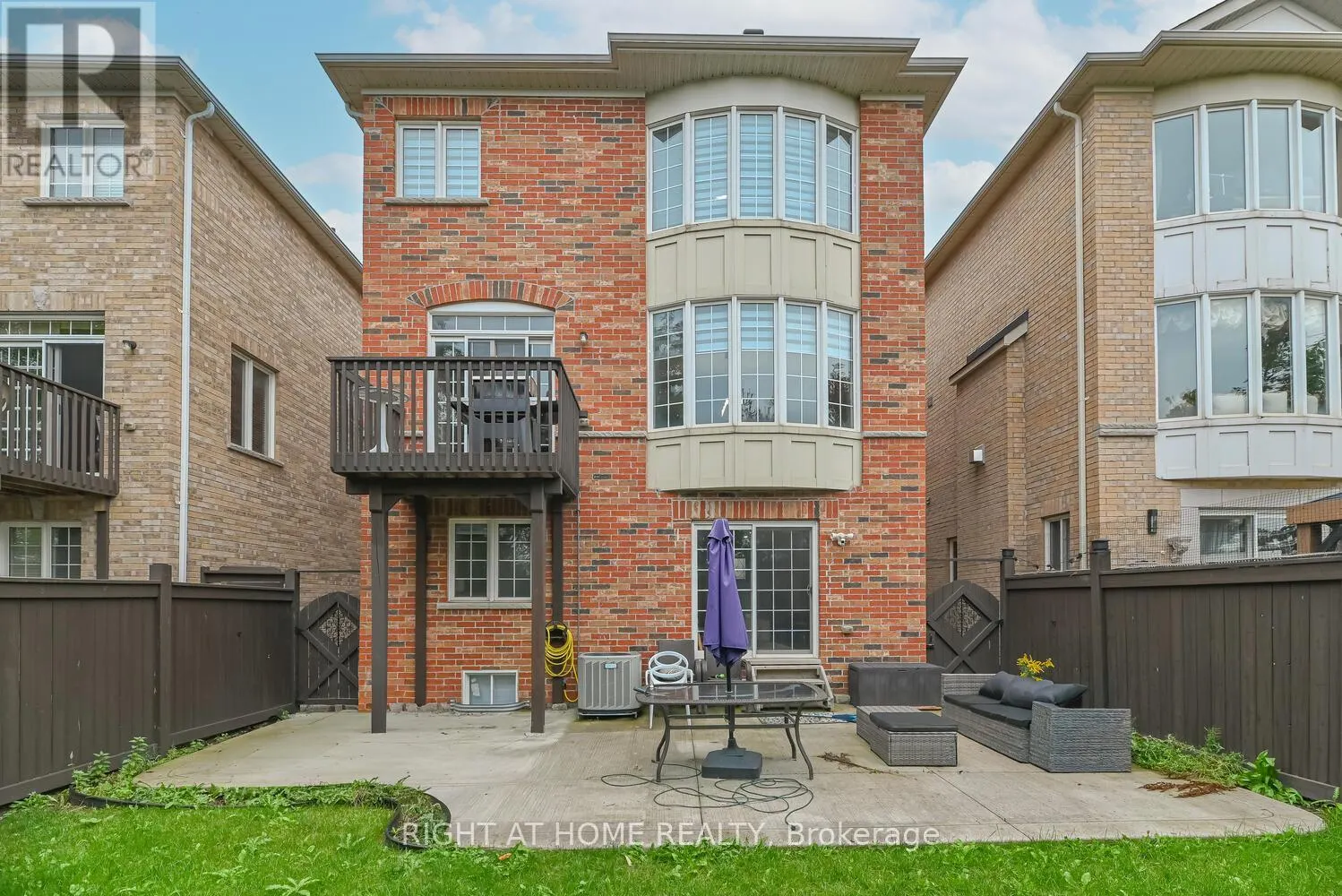 64 EVERINGHAM CIRCLE
