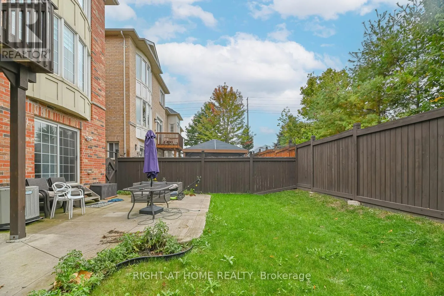 64 EVERINGHAM CIRCLE