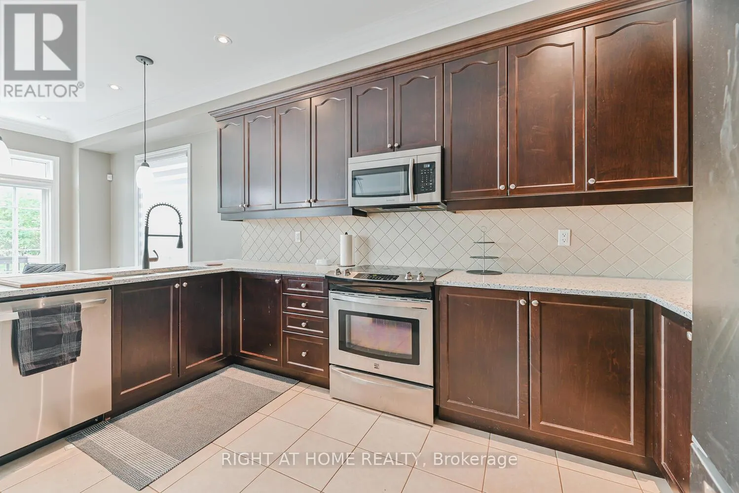 64 EVERINGHAM CIRCLE