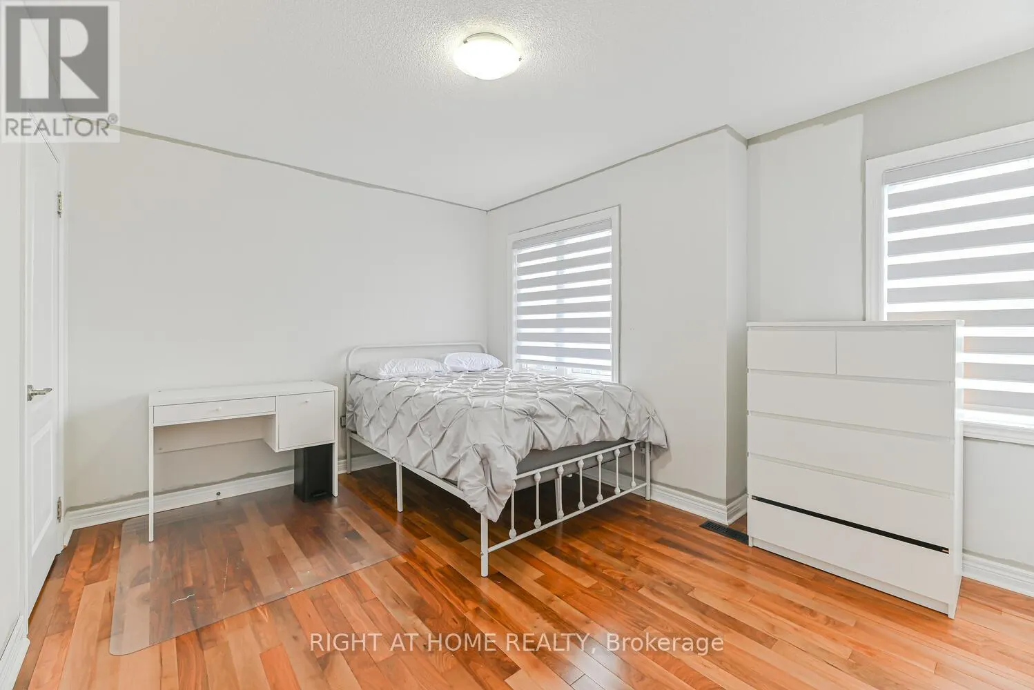 64 EVERINGHAM CIRCLE