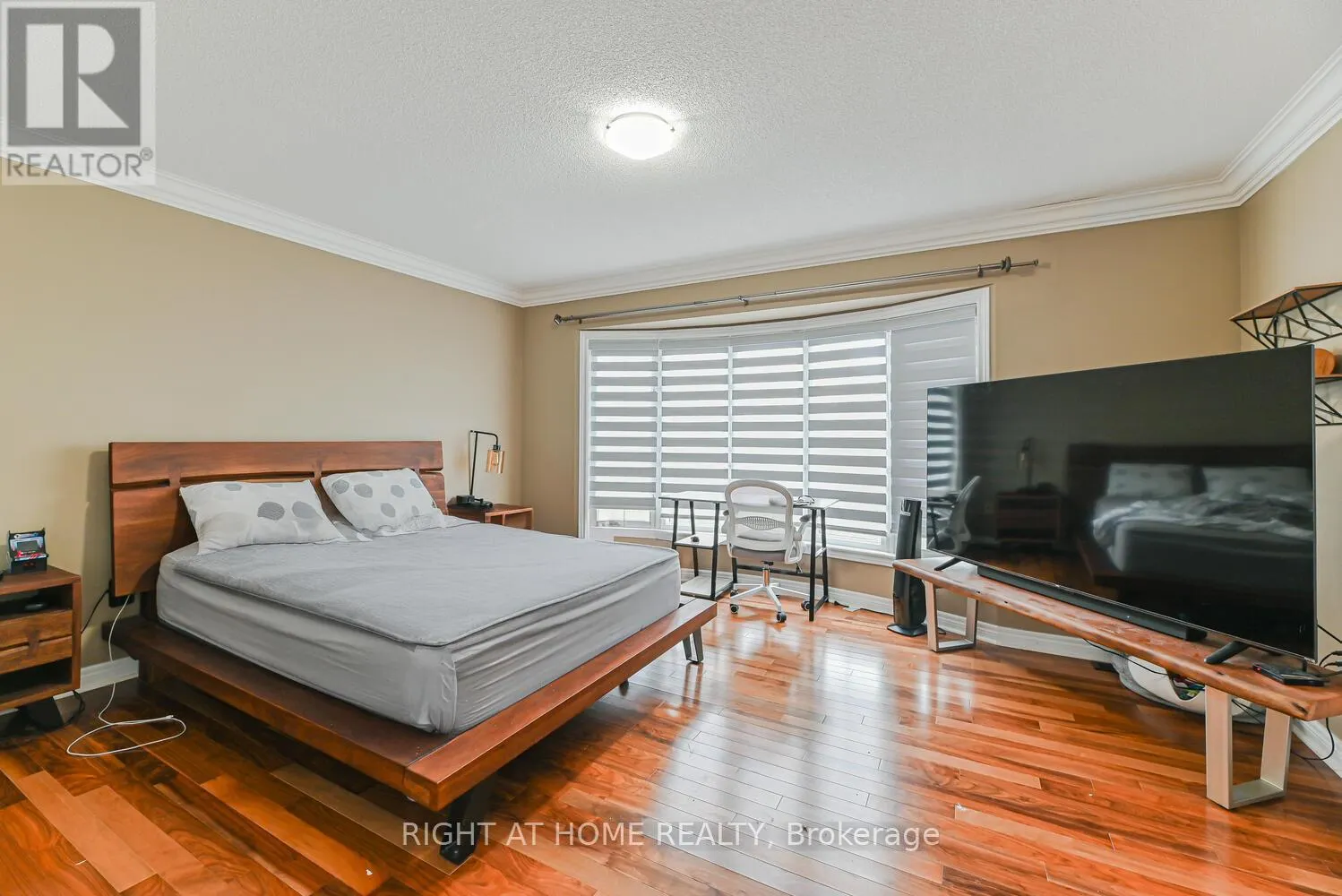 64 EVERINGHAM CIRCLE