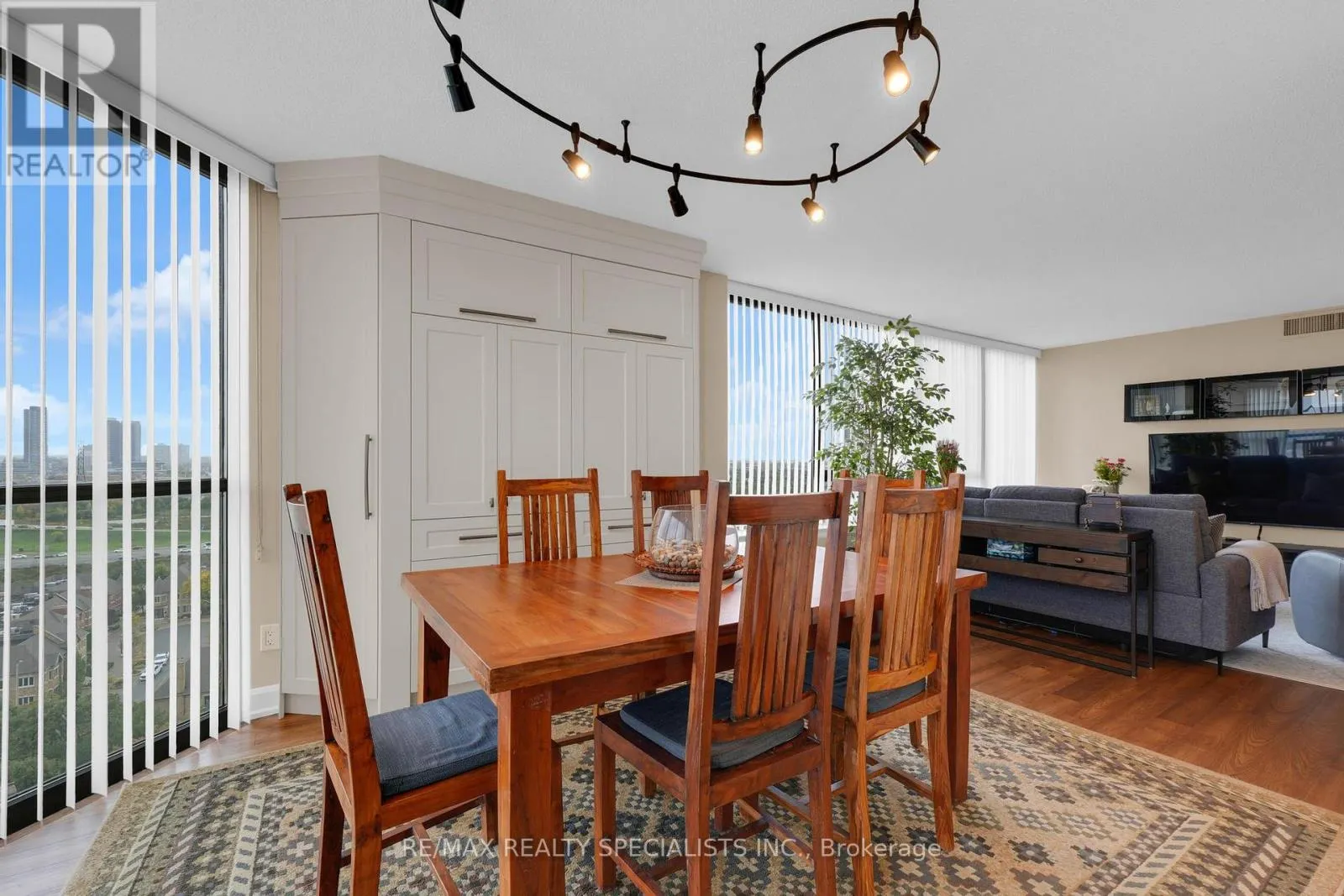 1808 - 4235 SHERWOODTOWNE BOULEVARD