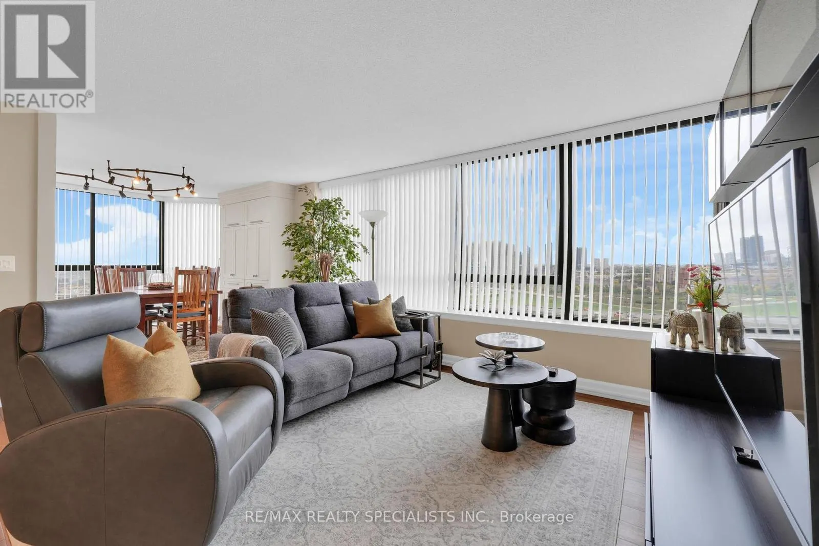 1808 - 4235 SHERWOODTOWNE BOULEVARD