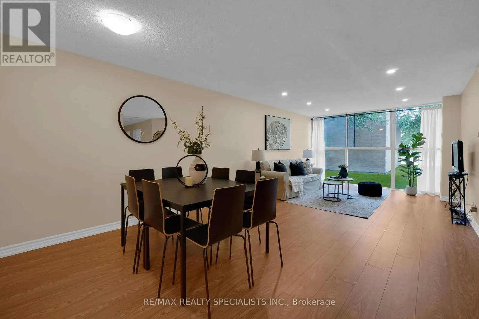 113 - 35 TRAILWOOD DRIVE
