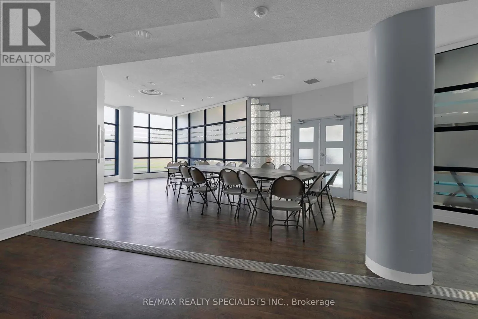 113 - 35 TRAILWOOD DRIVE