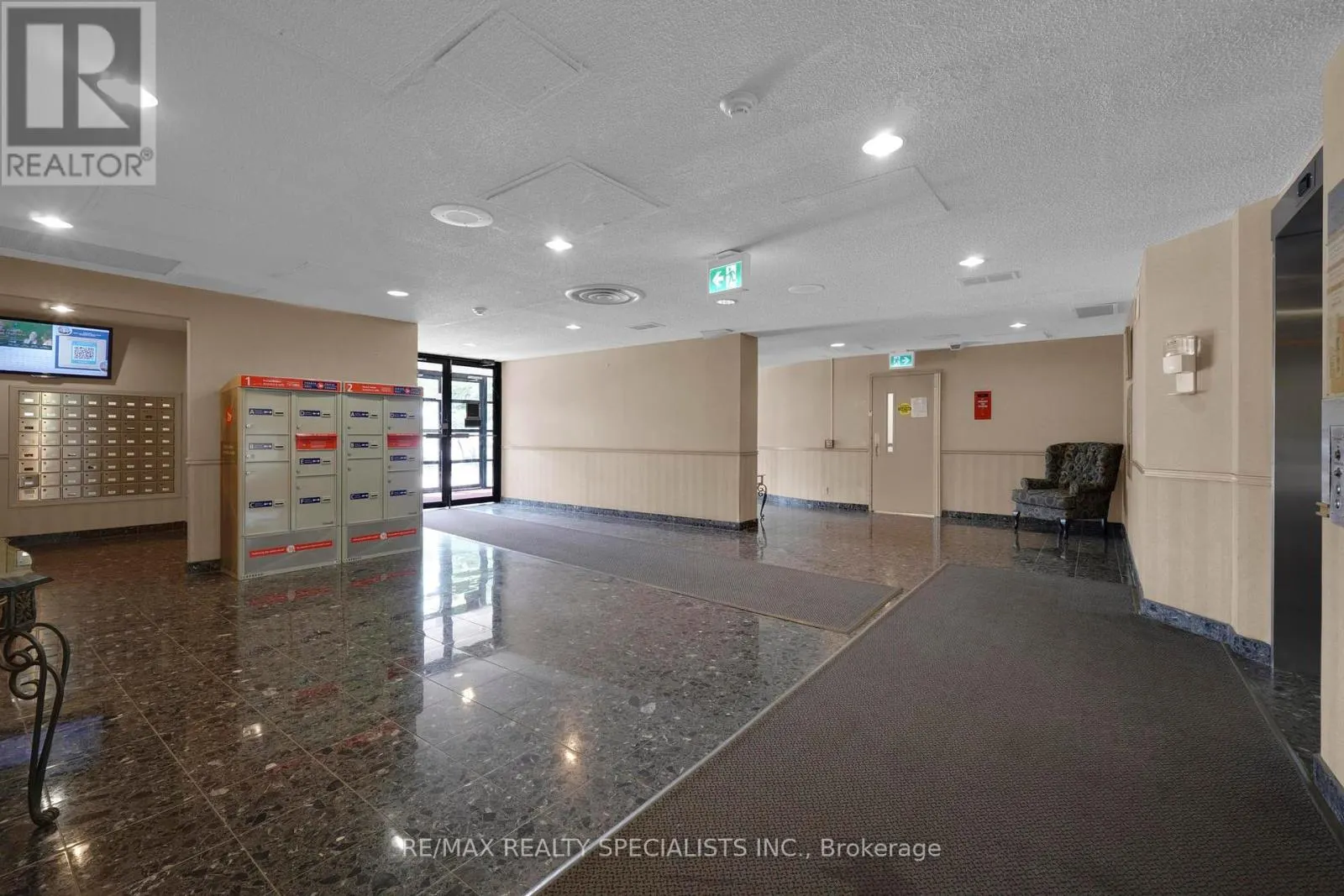 113 - 35 TRAILWOOD DRIVE