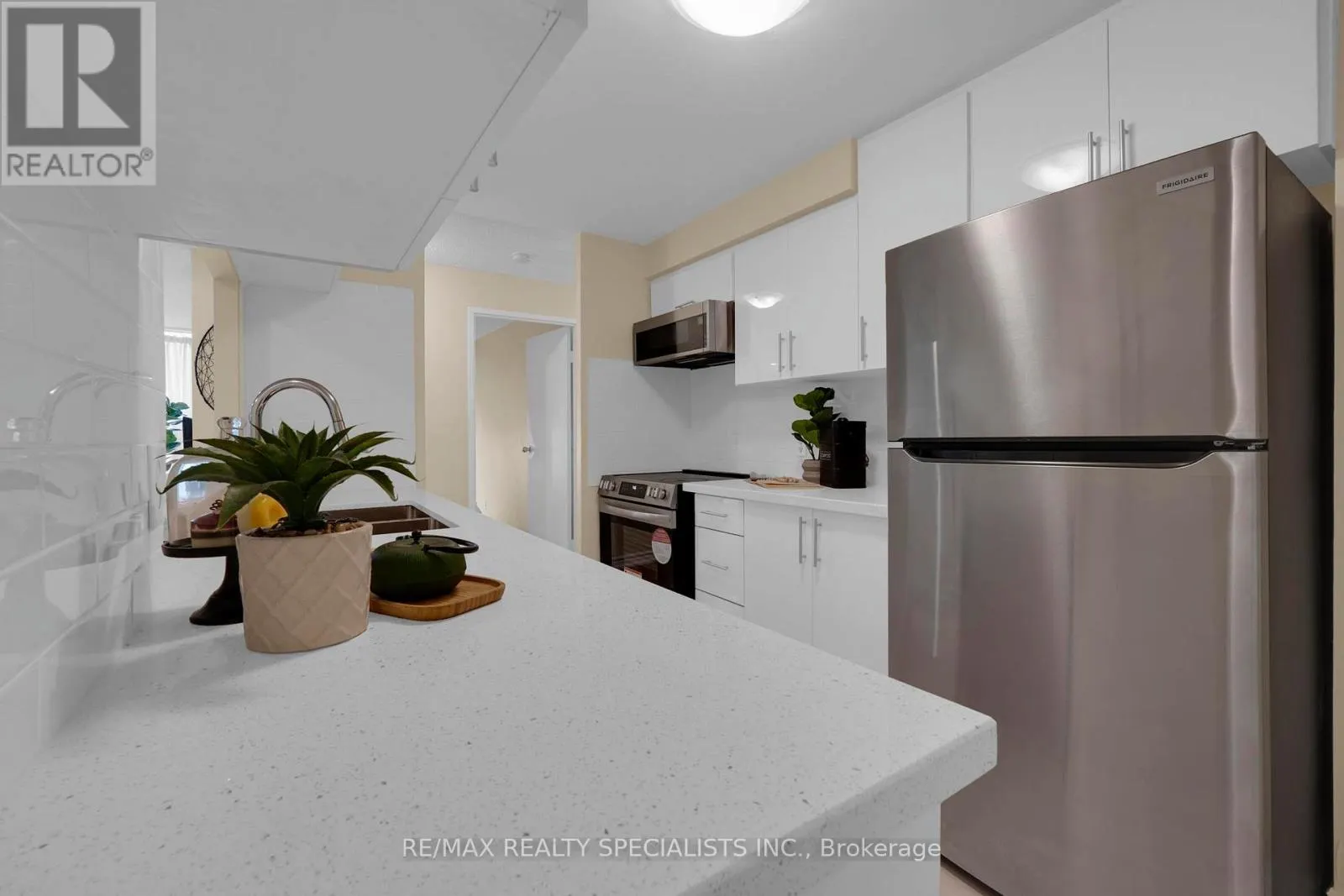 113 - 35 TRAILWOOD DRIVE