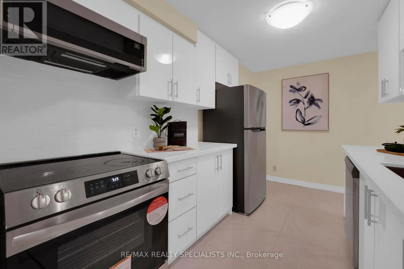 113 - 35 TRAILWOOD DRIVE