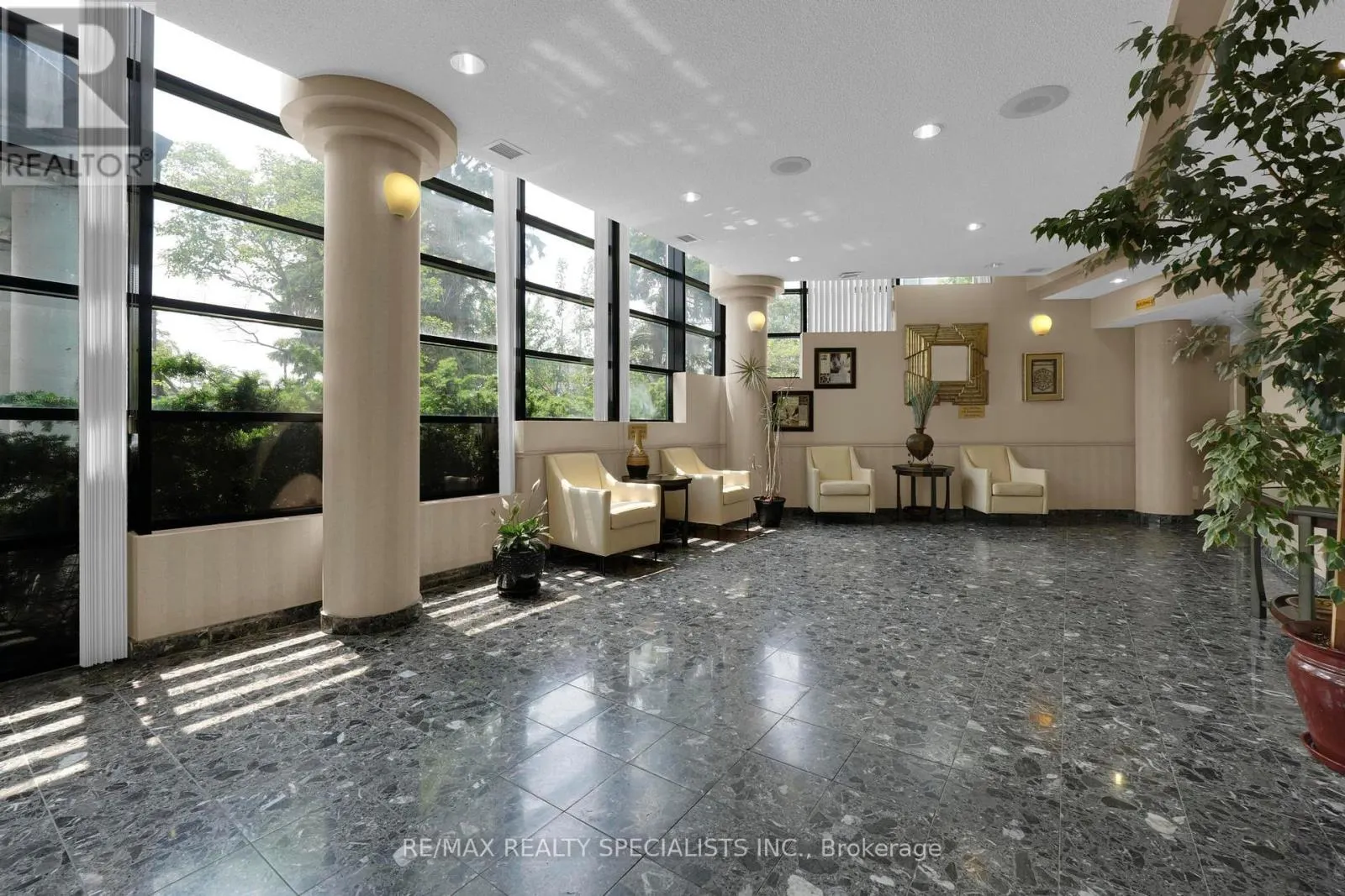 113 - 35 TRAILWOOD DRIVE