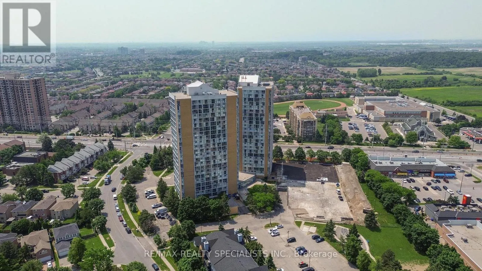 113 - 35 TRAILWOOD DRIVE