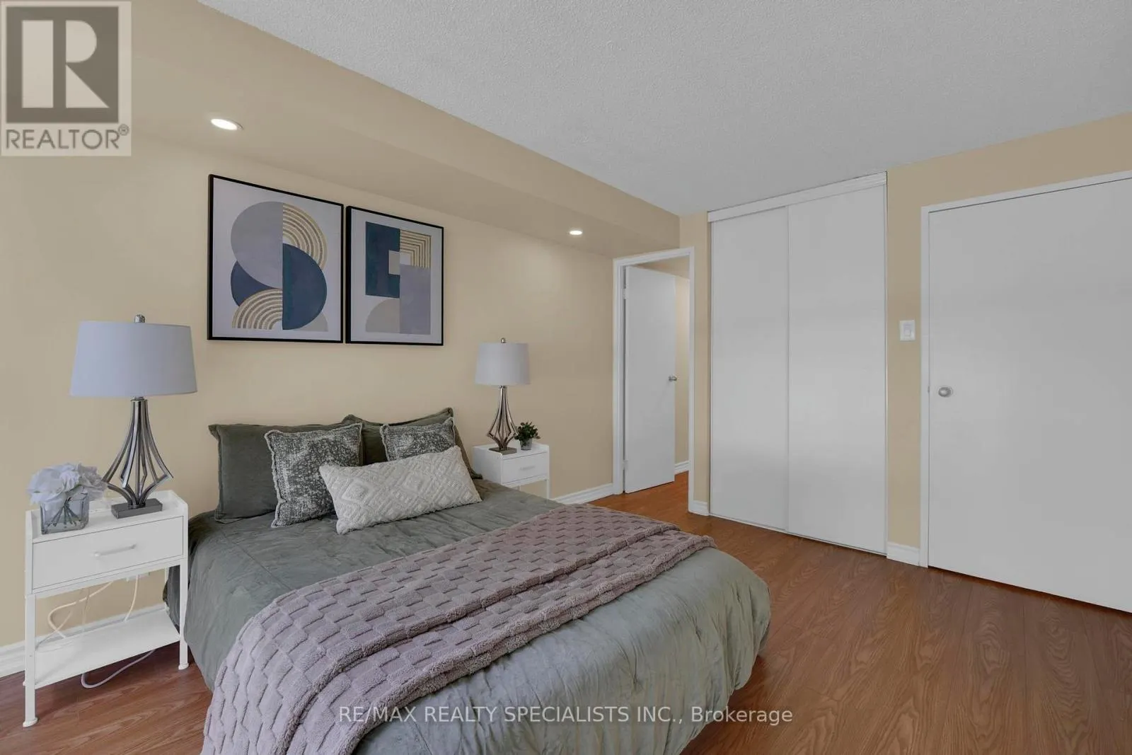 113 - 35 TRAILWOOD DRIVE