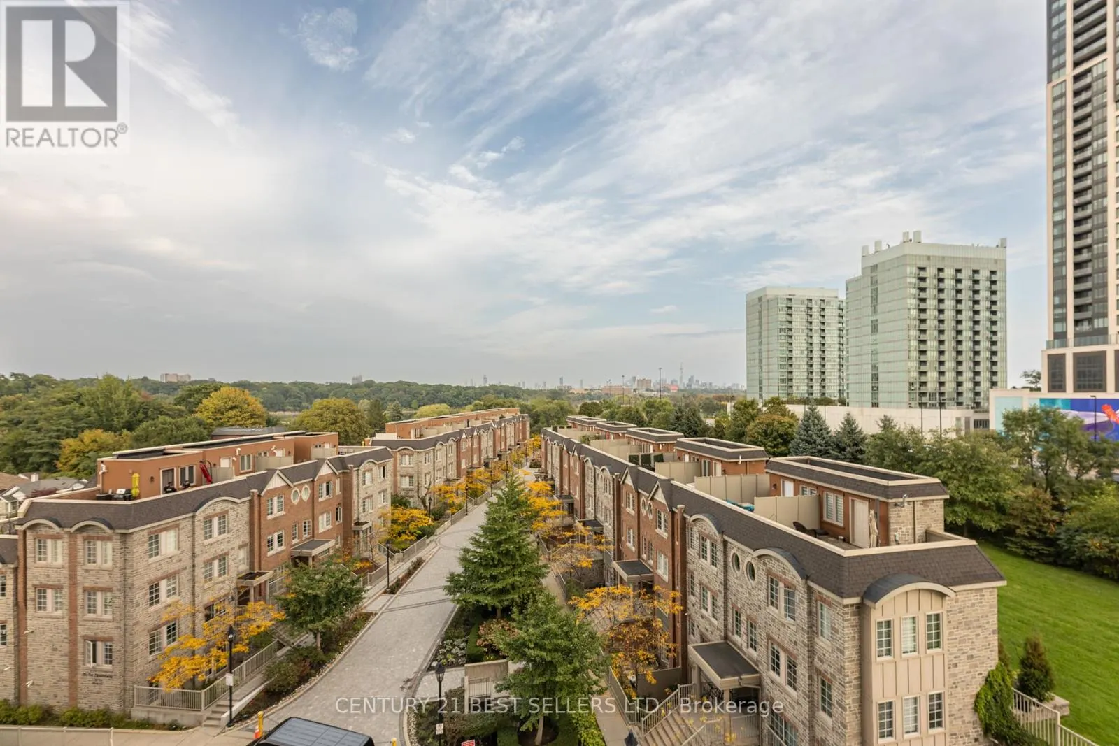 609 - 15 WINDERMERE AVENUE