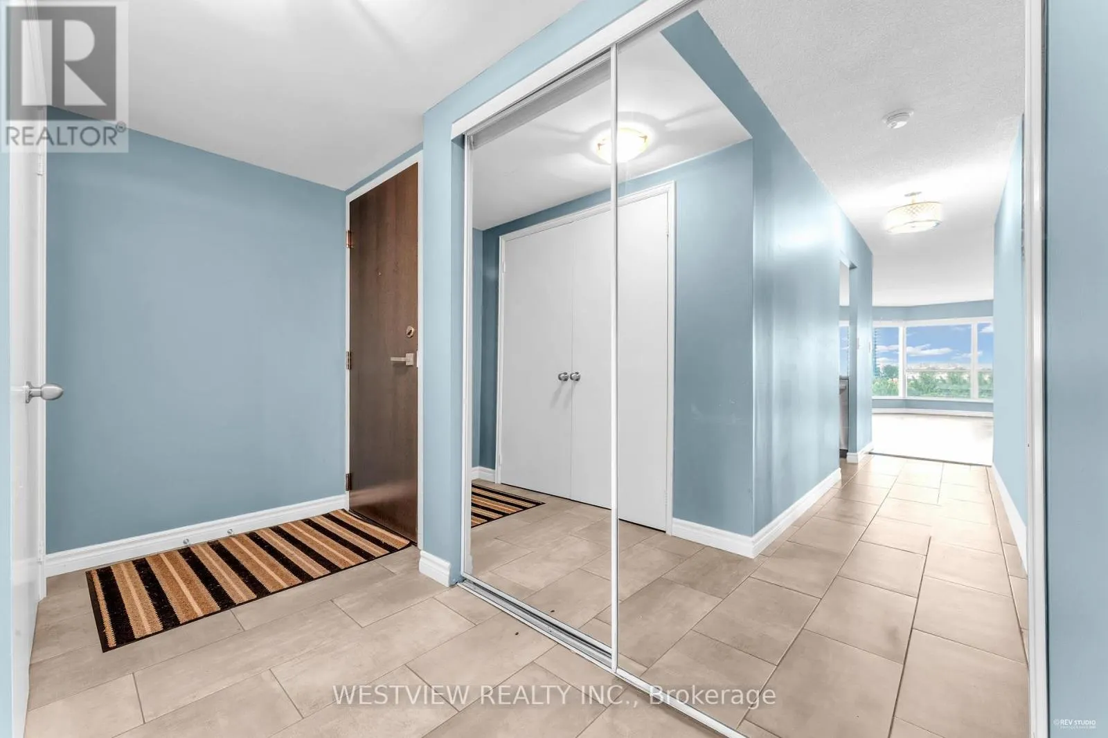 1002 - 2269 LAKE SHORE BOULEVARD W