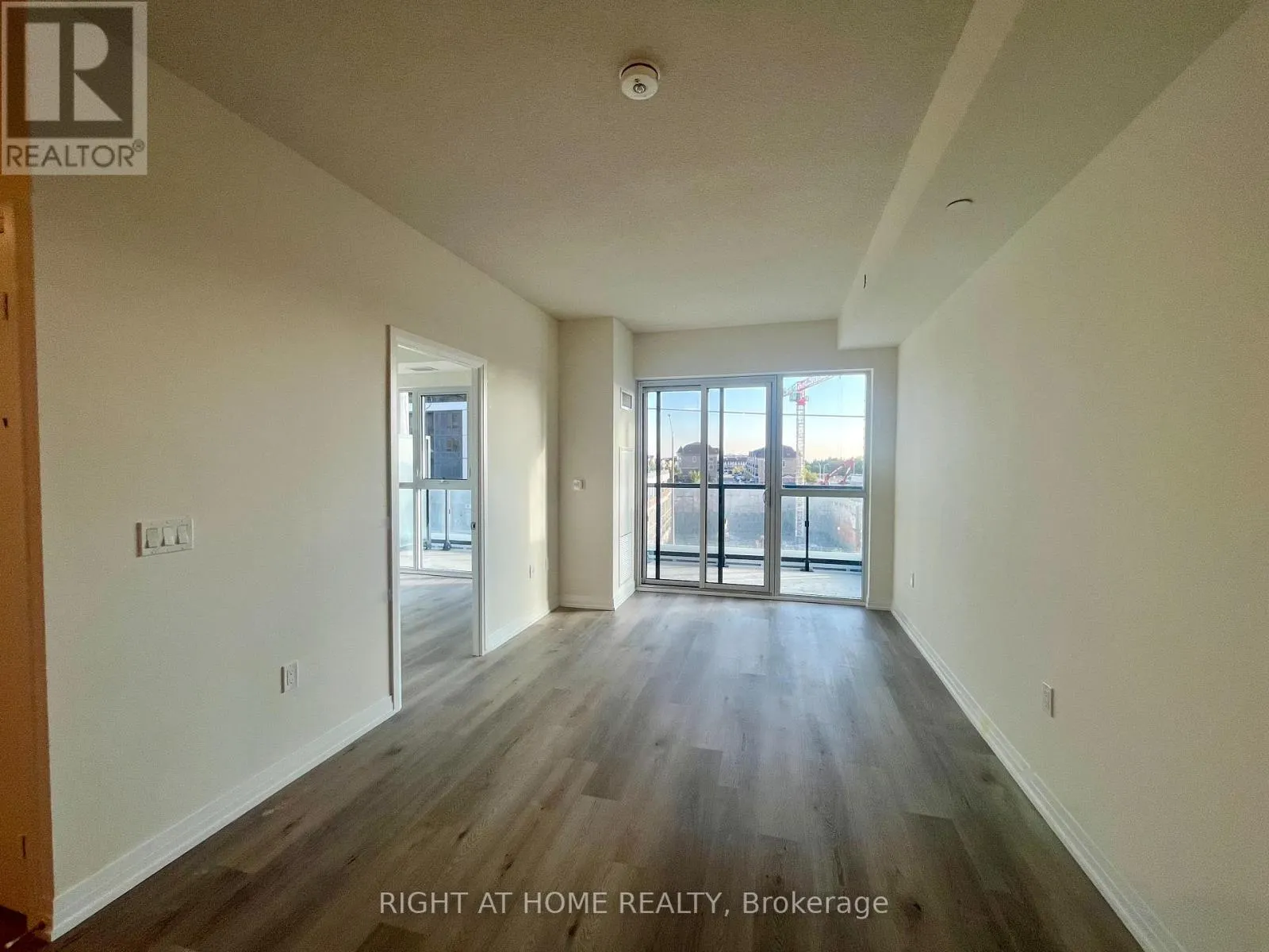 324 - 15 WATERGARDEN DRIVE