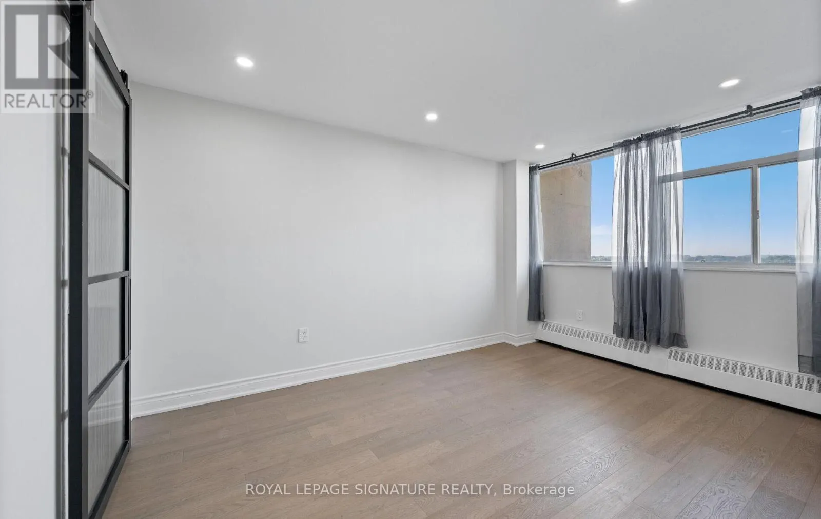 1005 - 2301 DERRY ROAD W