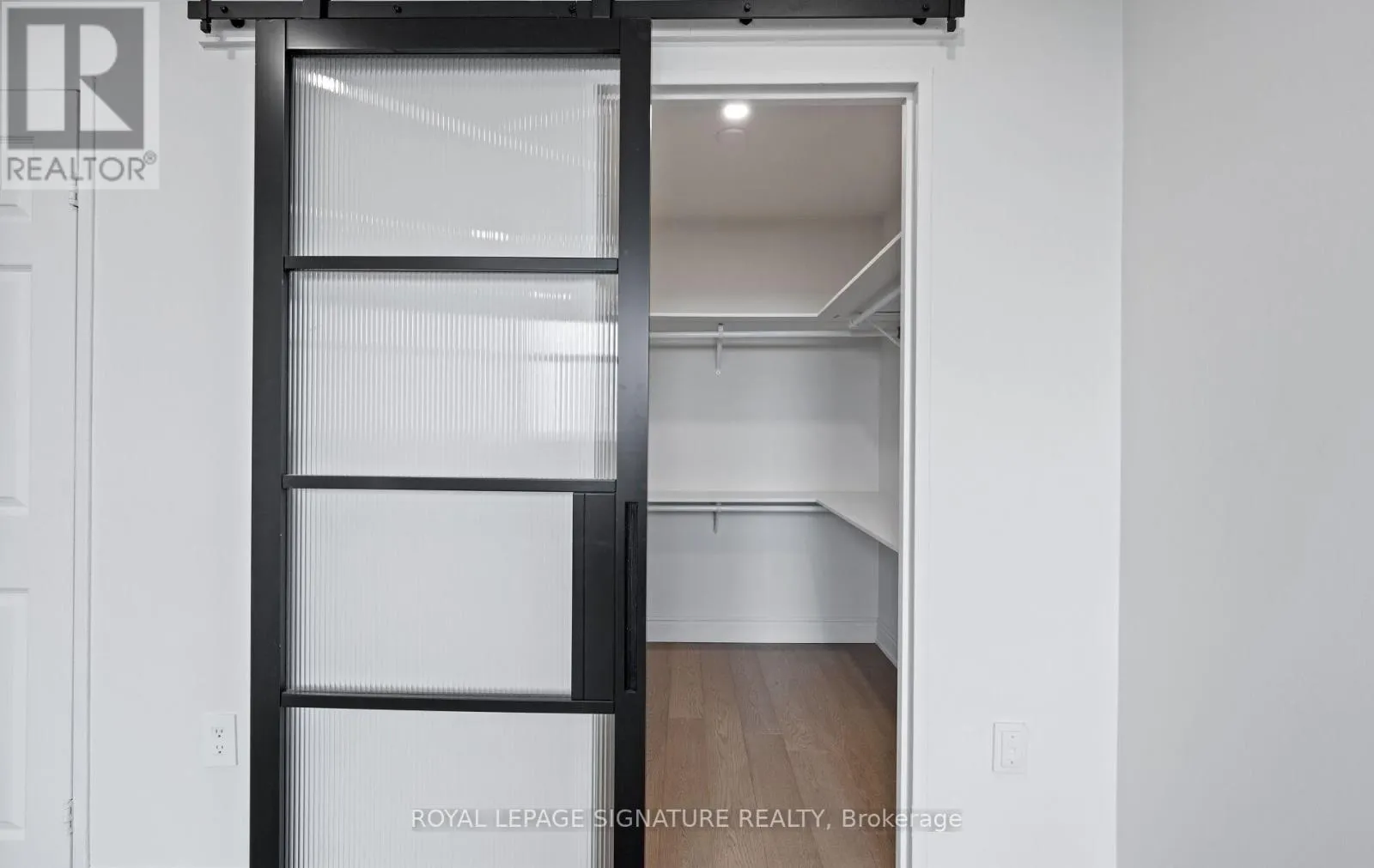 1005 - 2301 DERRY ROAD W