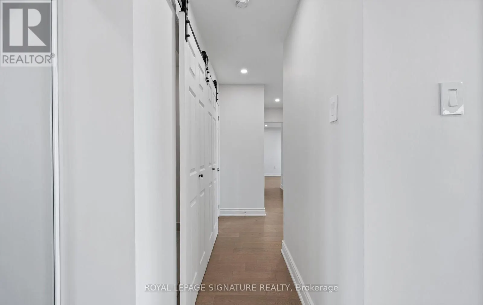1005 - 2301 DERRY ROAD W