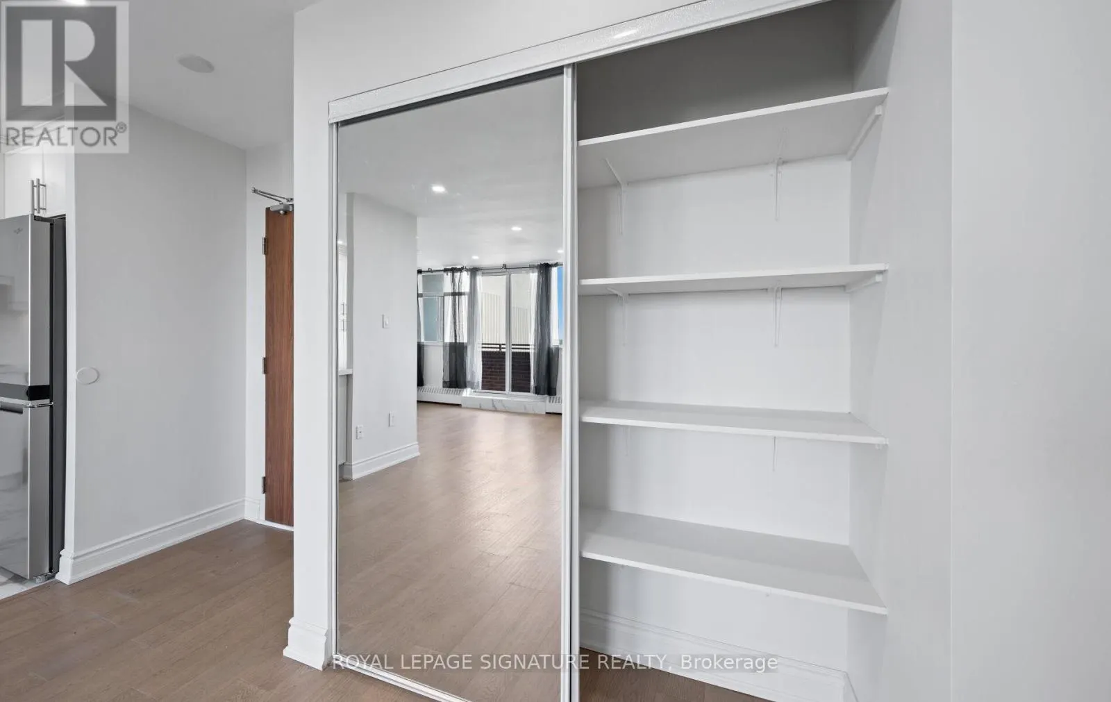 1005 - 2301 DERRY ROAD W