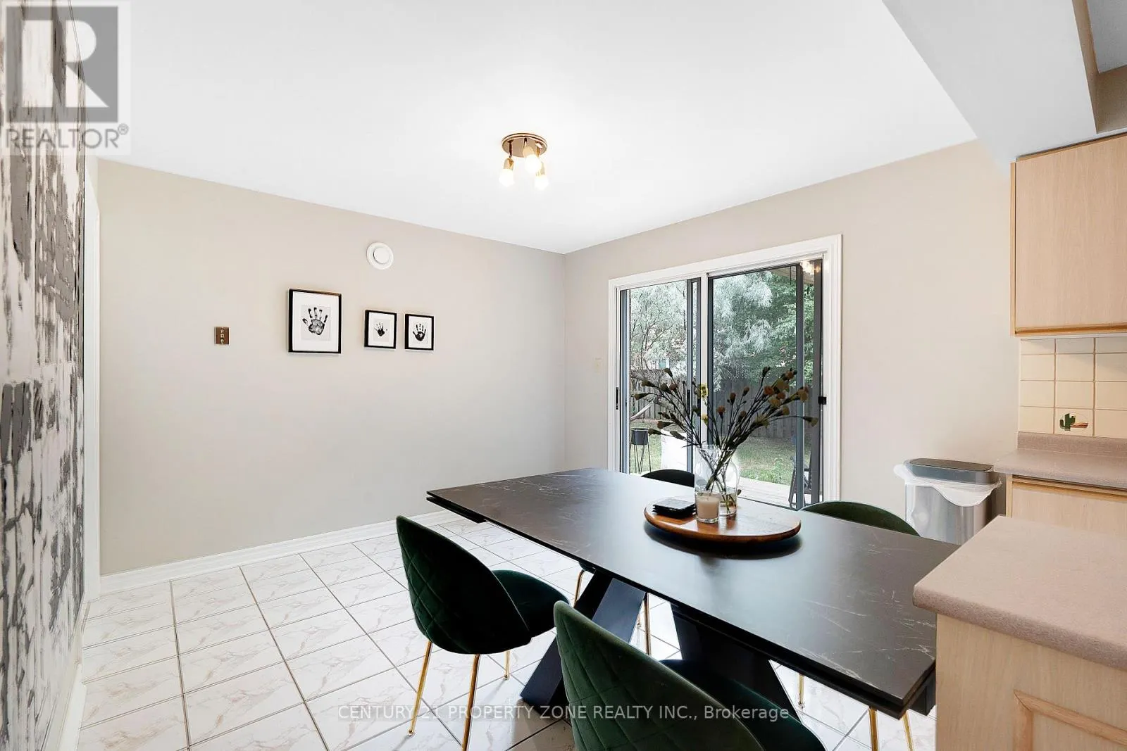 380 SUMMERCHASE DRIVE