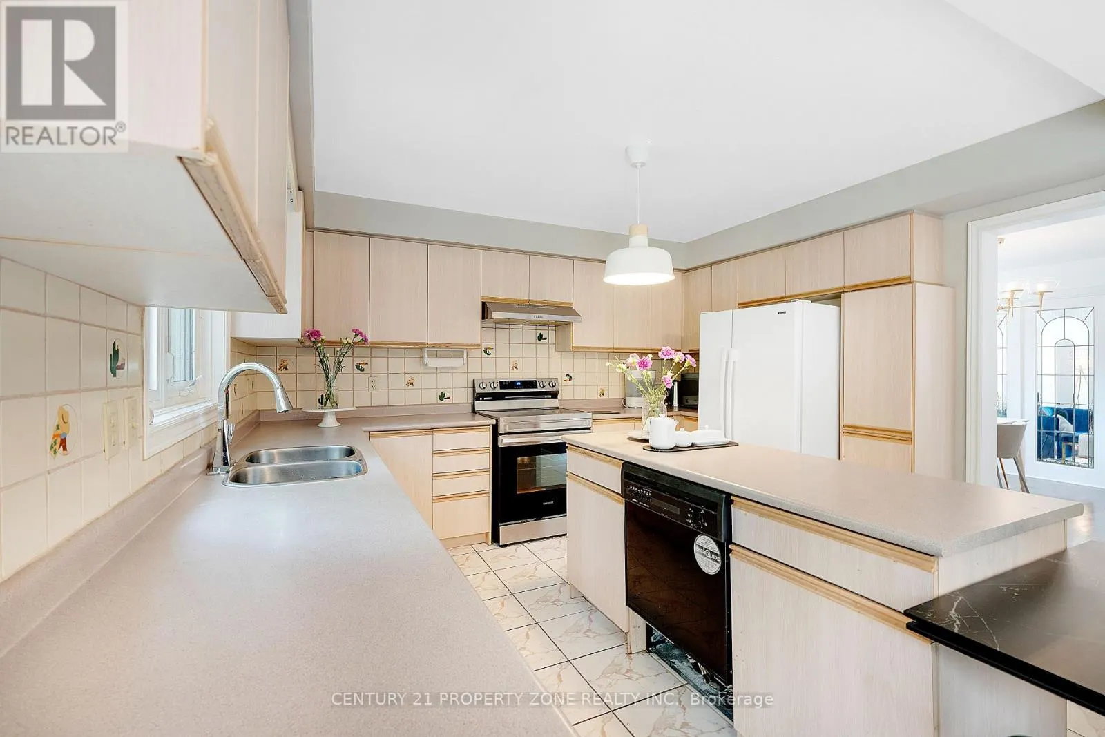 380 SUMMERCHASE DRIVE