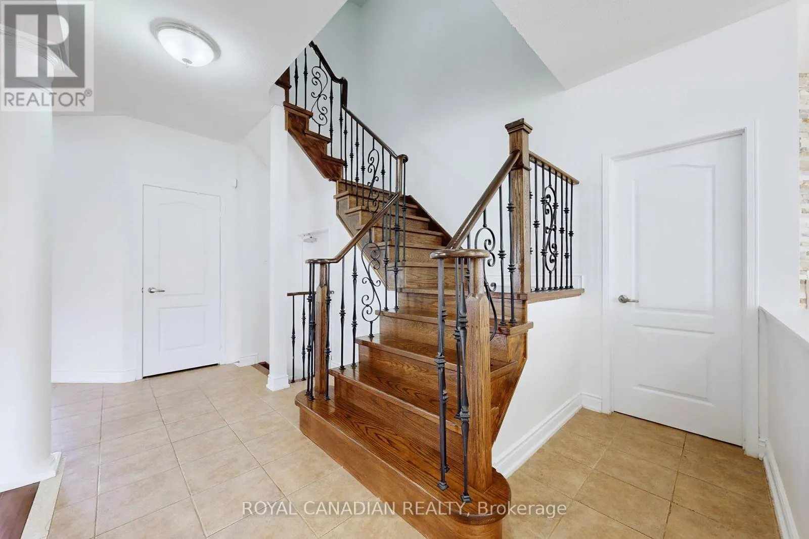 UPPER - 5116 CHURCHILL MEADOWS BOULEVARD W