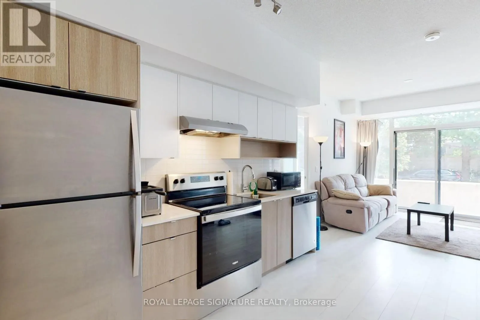 B126 - 1119 COOKE BOULEVARD