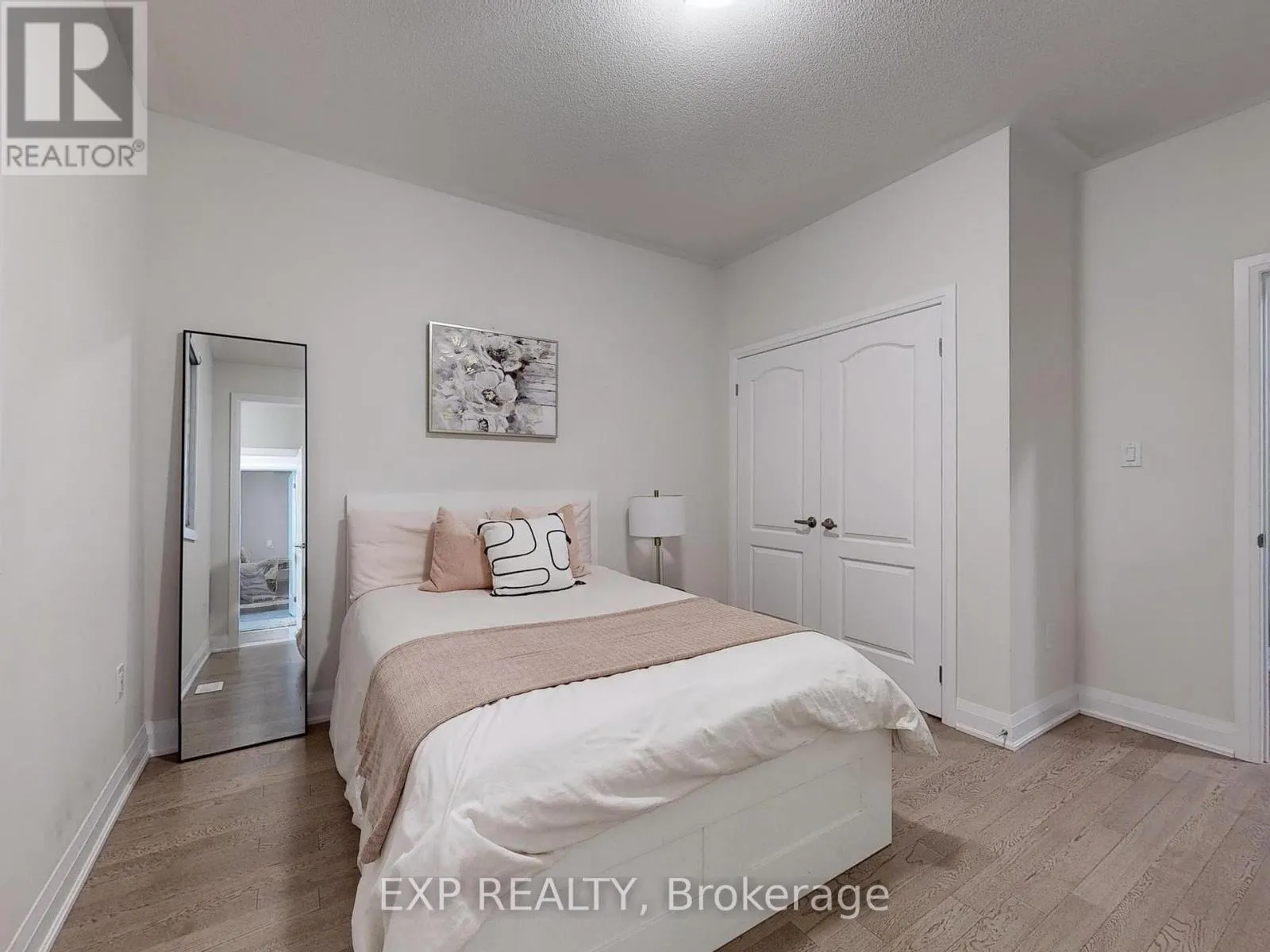 59 LIPSCOTT DRIVE