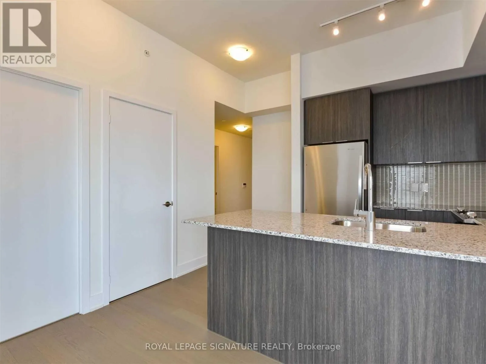 5505 - 30 SHORE BREEZE DRIVE