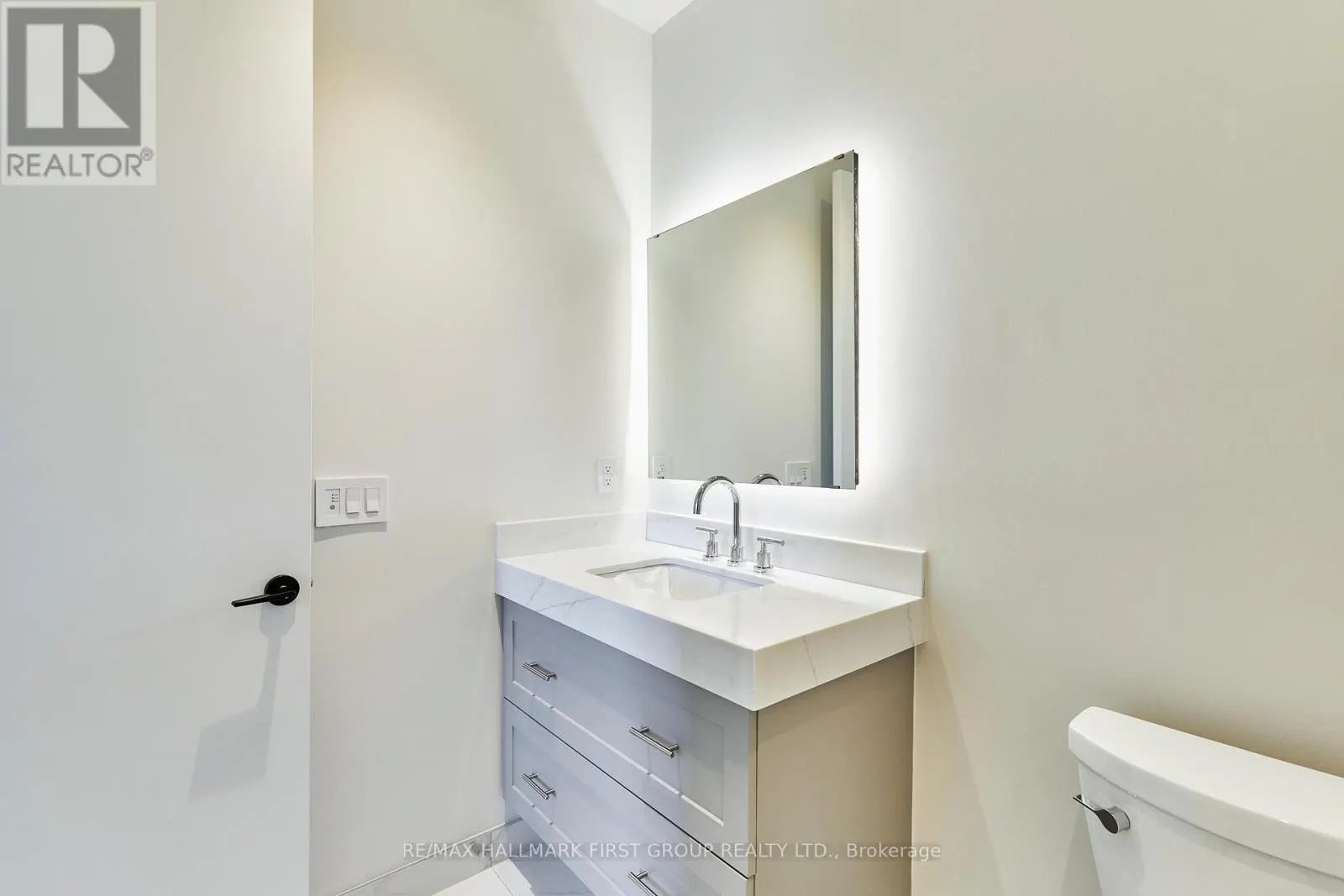407 - 123 MAURICE DRIVE