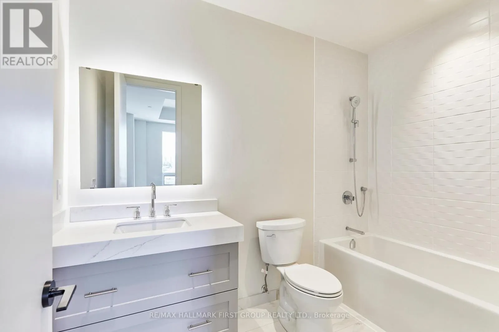 407 - 123 MAURICE DRIVE