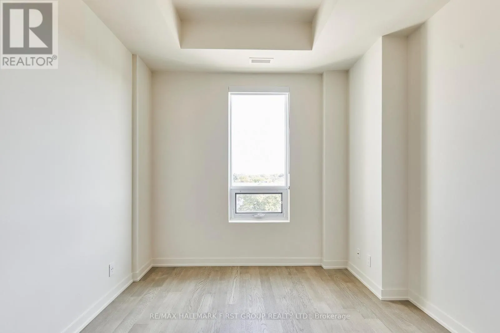 407 - 123 MAURICE DRIVE