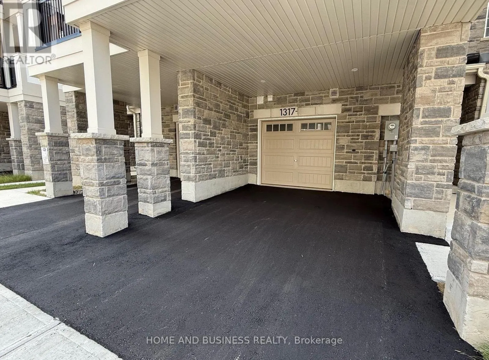 43 - 1317 LERICHE WAY