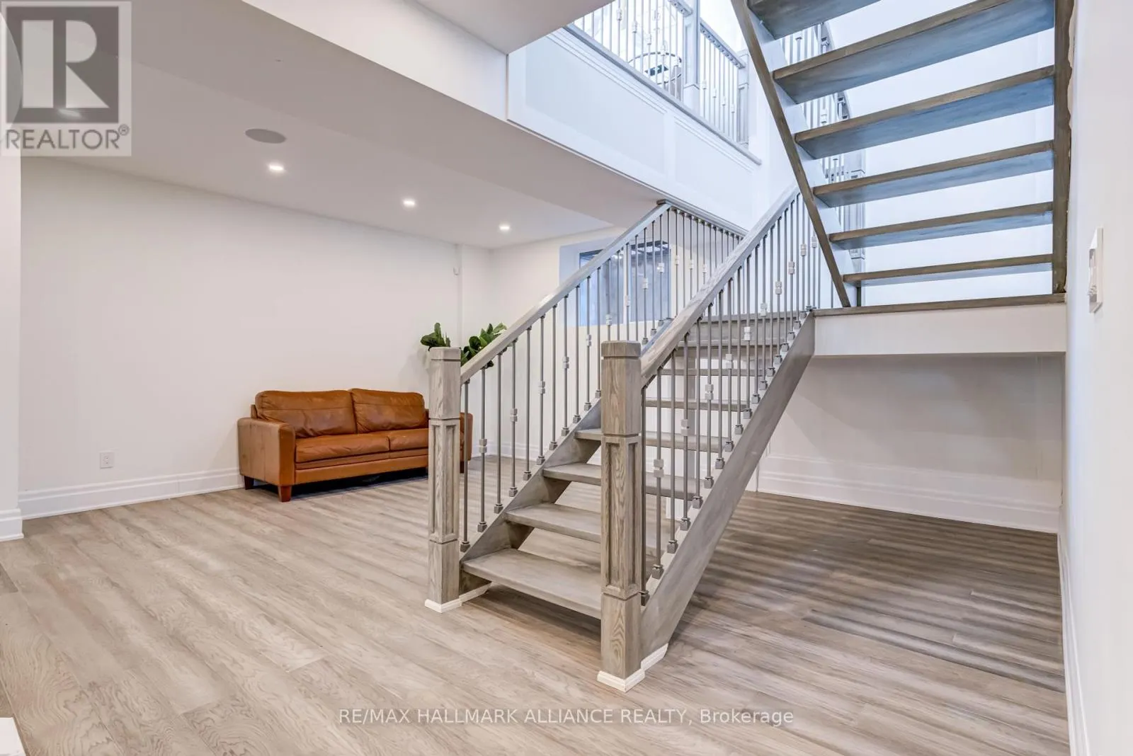 350 WEIGHTON DRIVE
