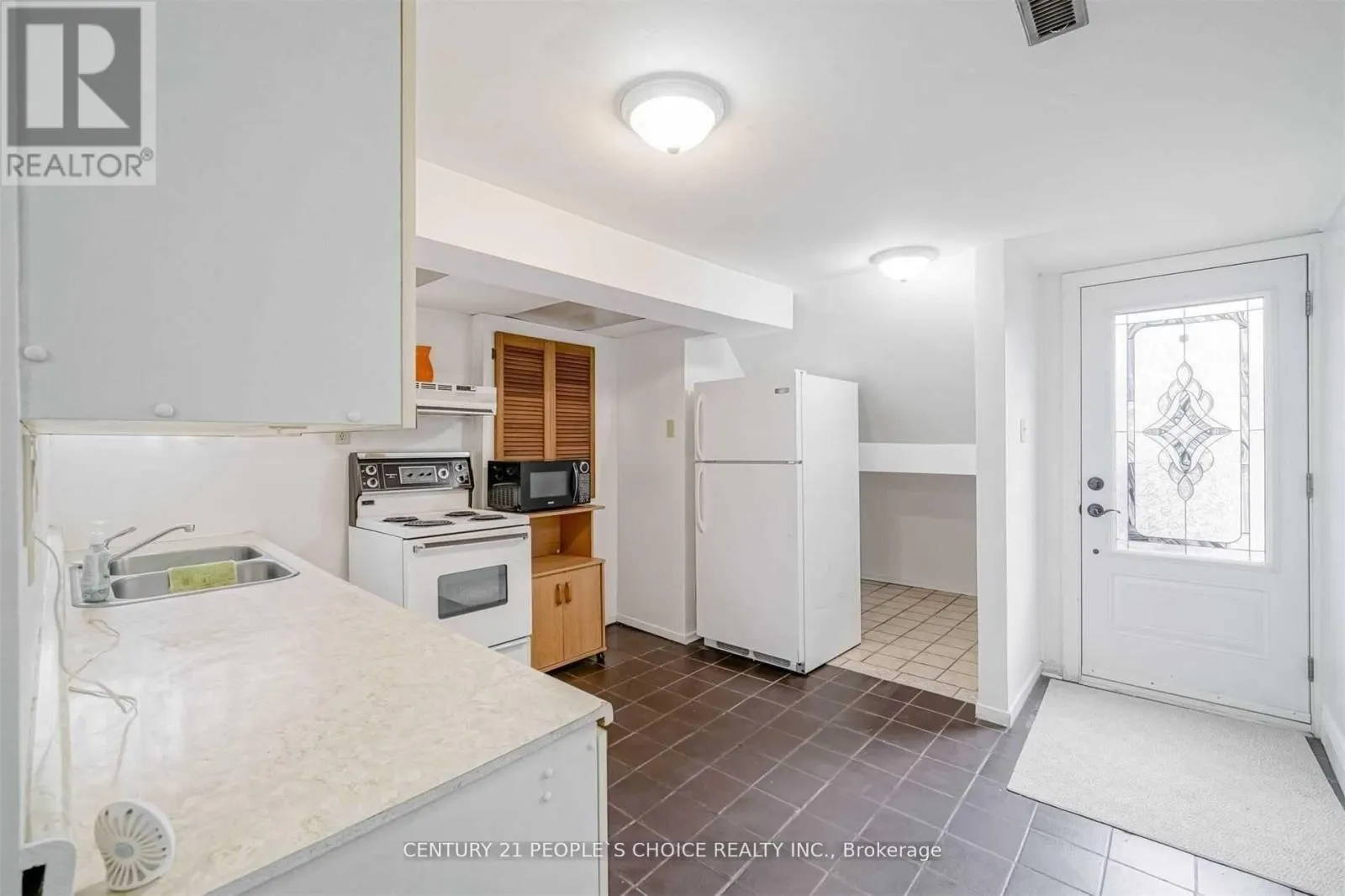 (LOWER) - 58 CAMBERLEY CRESCENT